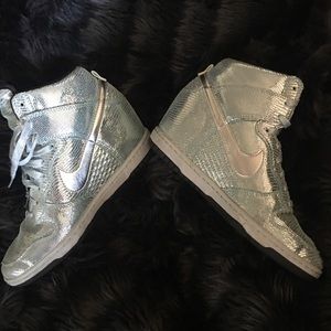 Nike women’s sky hi dunk